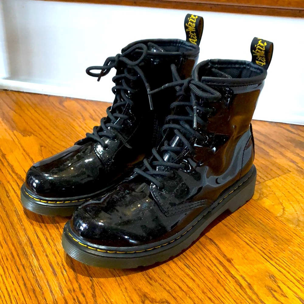 Dr. Martens Black Patent Leather Glitter Boots Sz 3 Kids in Preloved Condition!